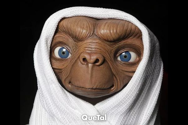 ¿Quién da más? Subastan por 2.6 mdd, el muñeco original de E.T.
